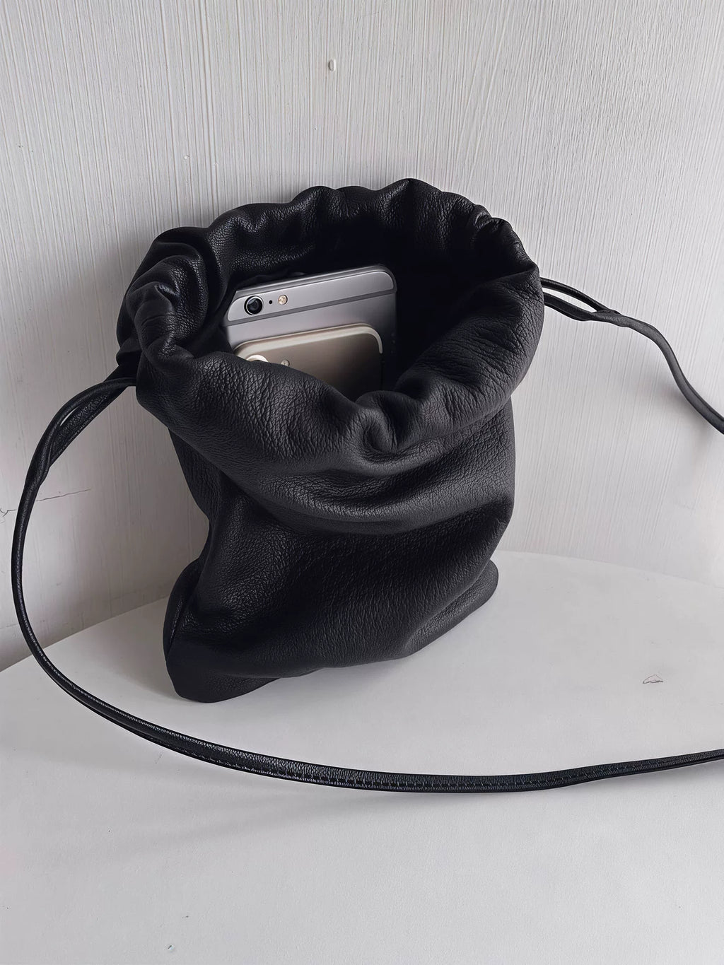 Soft Leather Drawstring Shoulder Bag_BDHL8419