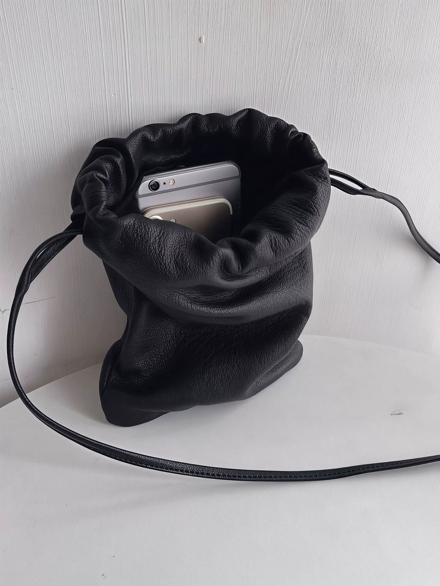 Soft Leather Drawstring Shoulder Bag_BDHL8419
