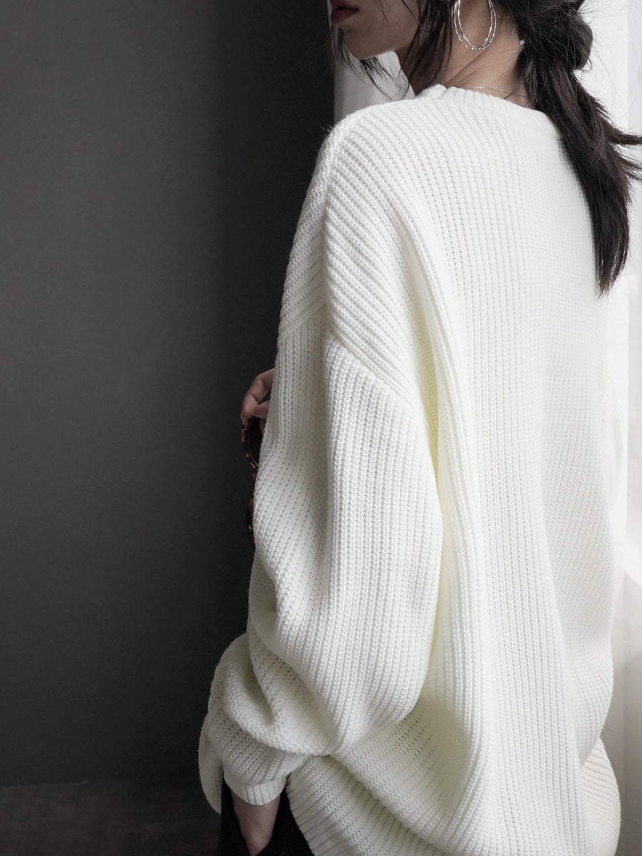 Crew-Neck Loose-Fit Knit Tops_BDHL7932