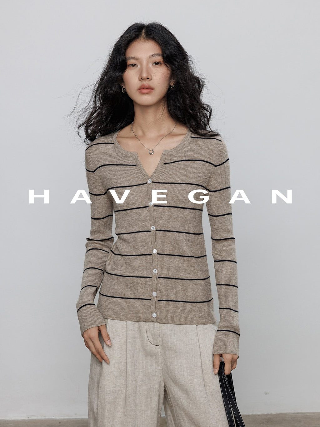 V-Neck Striped Knit Cardigan_BDHL7780