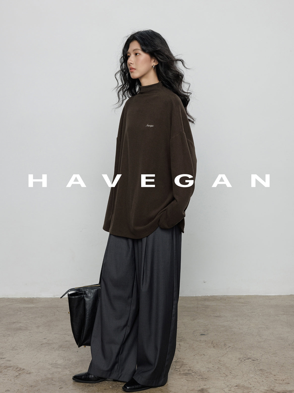 高領刺繡上衣_BDHL7894