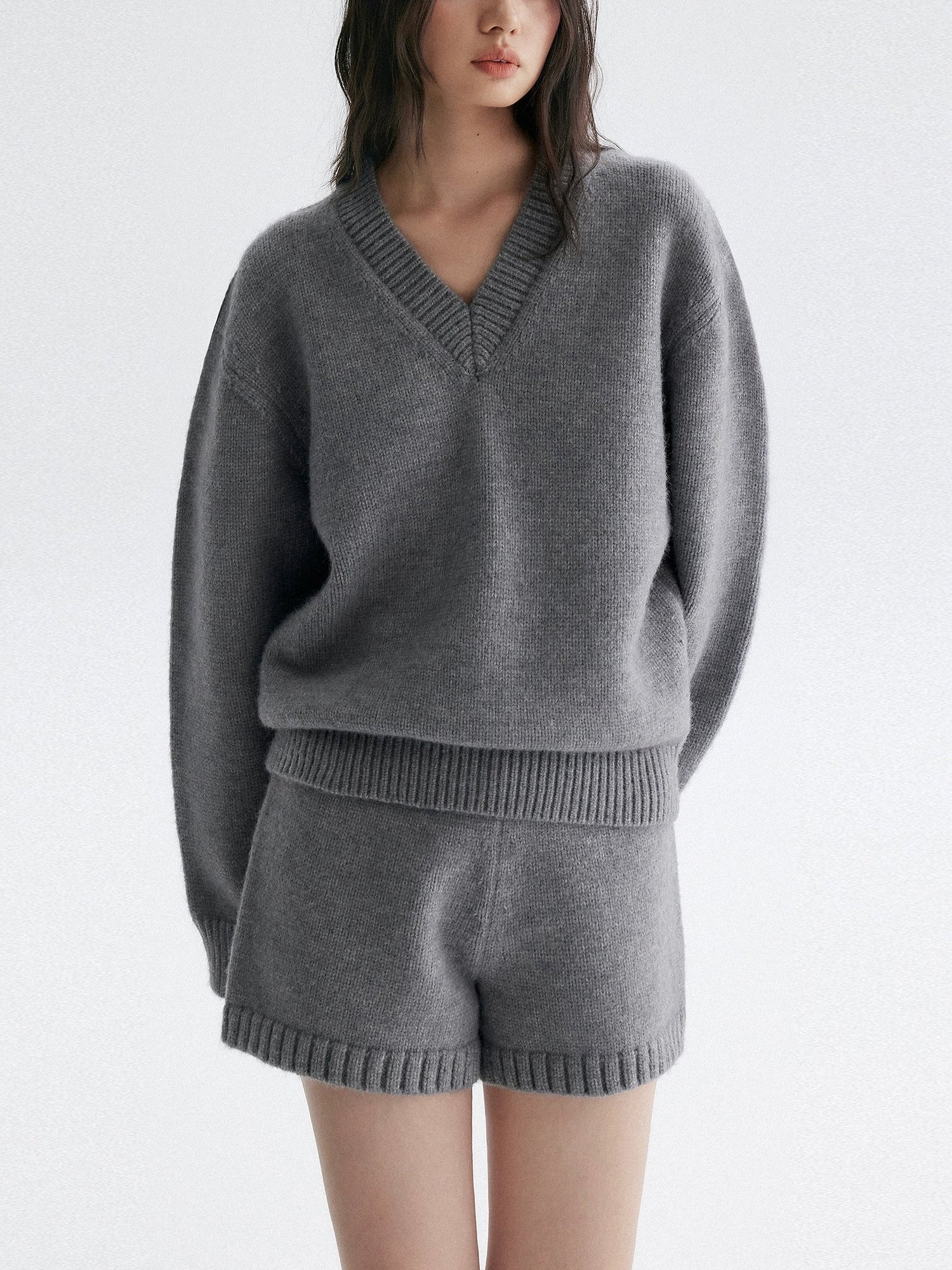 V領針織上衣或針織短褲_BDHL7944