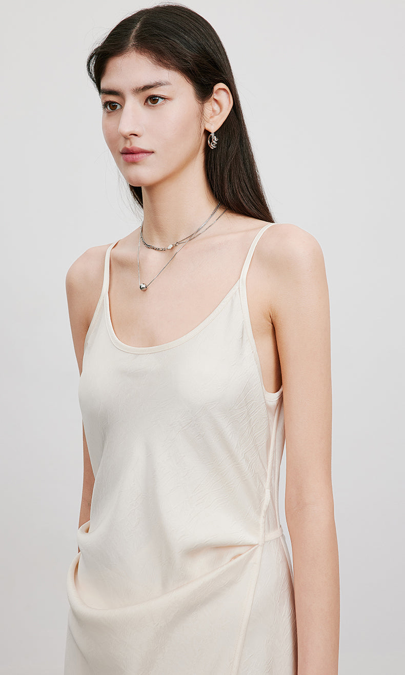 Pleated Textured Slip Dress_BDHL6323