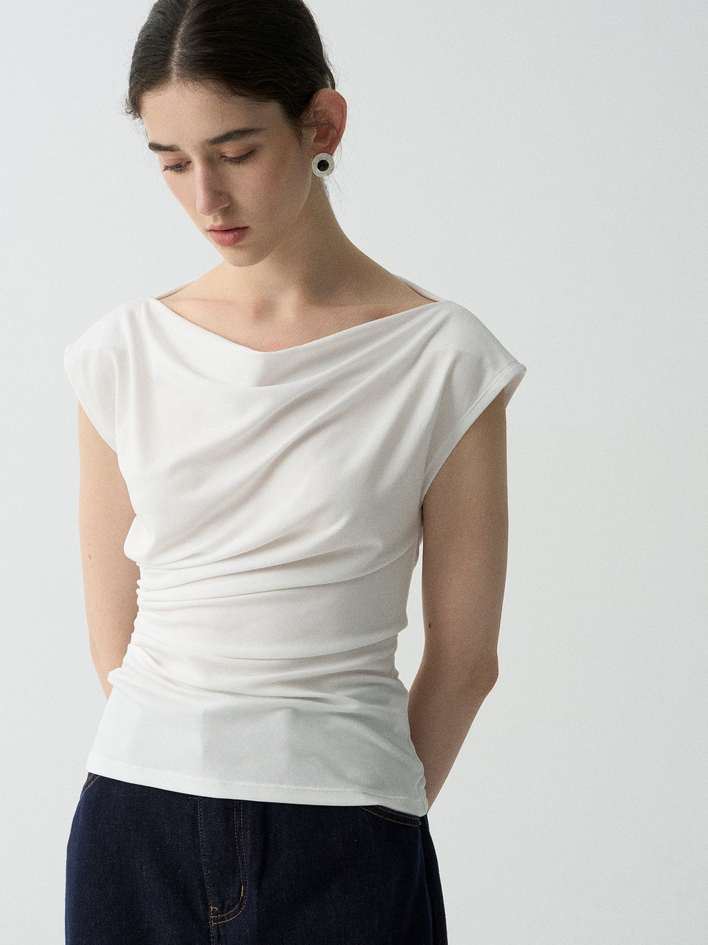 One-Shoulder Draped Tops_BDHL7625
