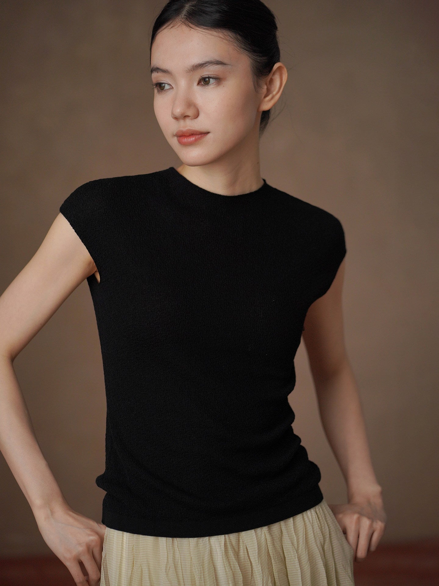 Cap Sleeve Button-Back Knit Top_BDHL8299