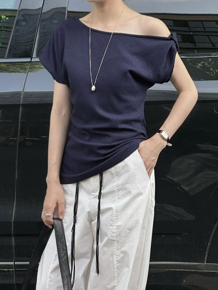 Diagonal Shoulder Twist T-Shirt_BDHL7529