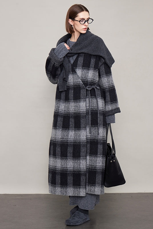 Plaid V-Neck Long Coat_BDHL6605