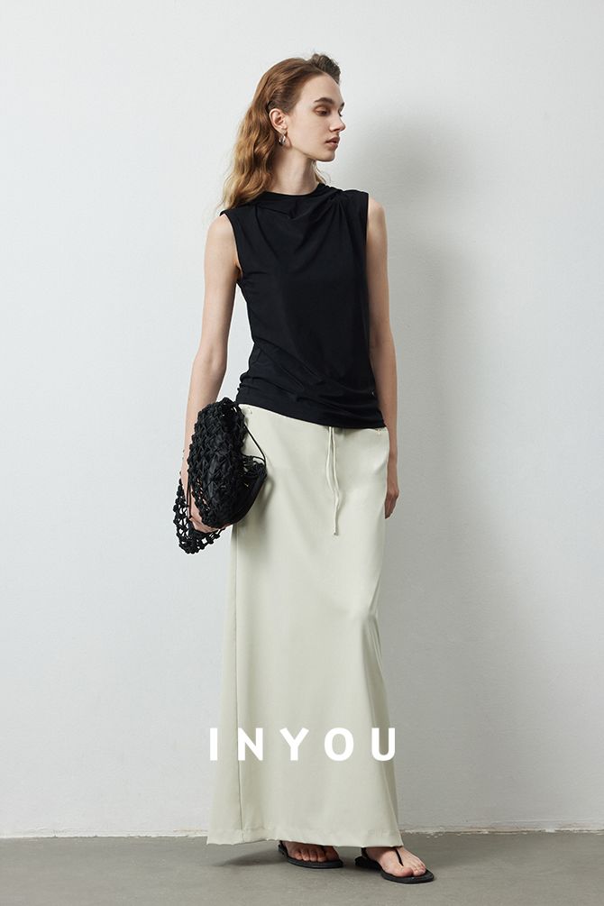 Back Slit Straight Long Skirt_BDHL6148