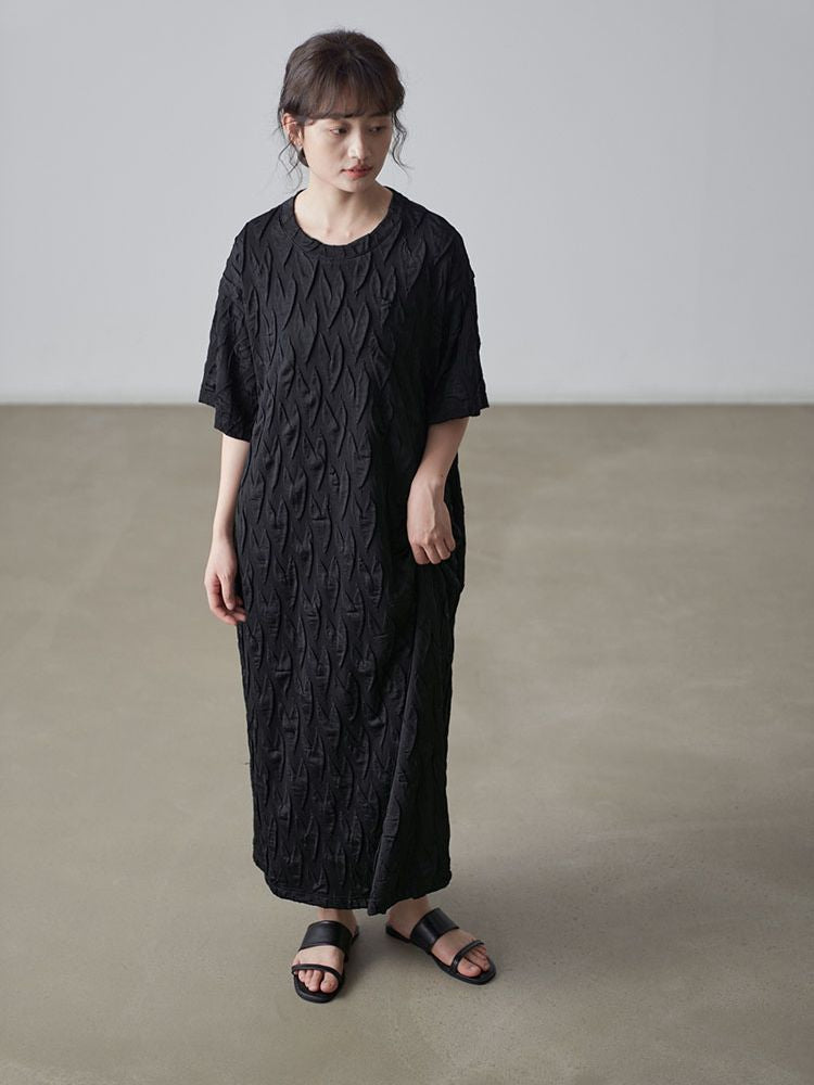 Embossed Short Sleeve Dress_BDHL6170