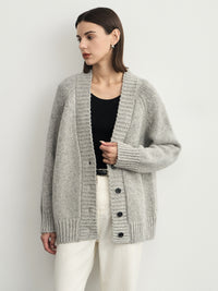 Loose Silhouette V-Neck Cardigan_BDHL6542