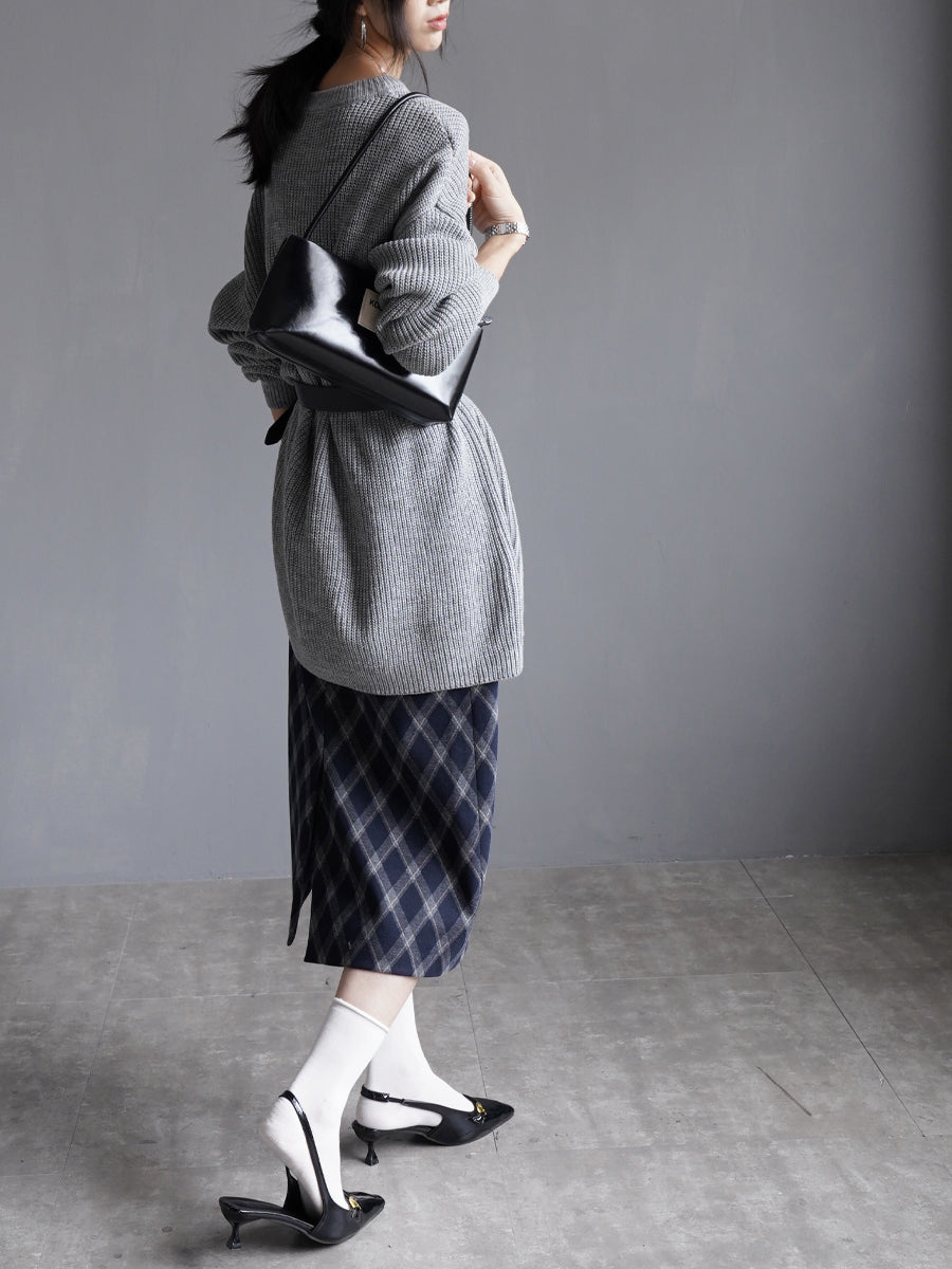 Crew-Neck Loose-Fit Knit Tops_BDHL7932