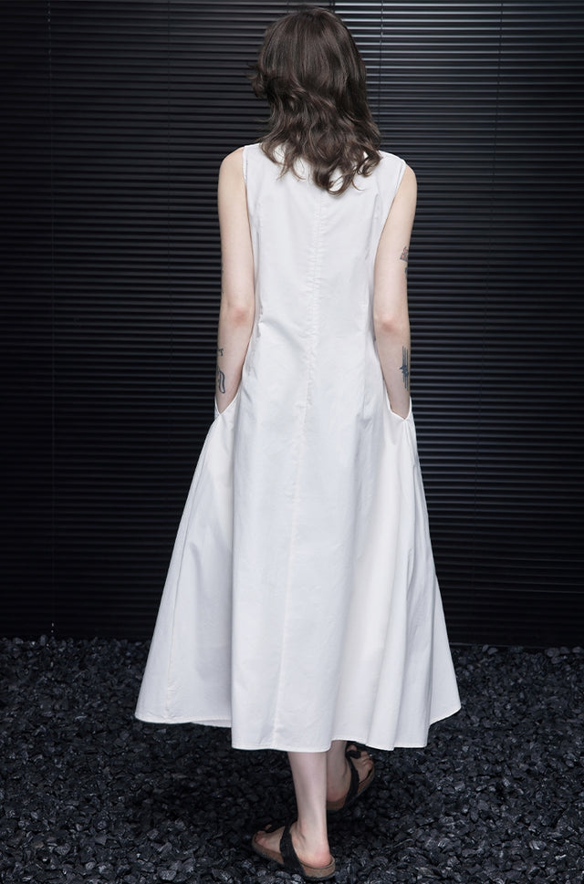 White Sleeveless Pleated Dress_BDHL6976