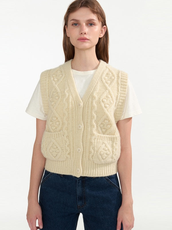 V-Neck Cable Knitted Vest_BDHL6477