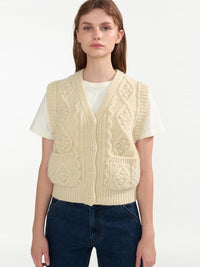 V-Neck Cable Knitted Vest_BDHL6477