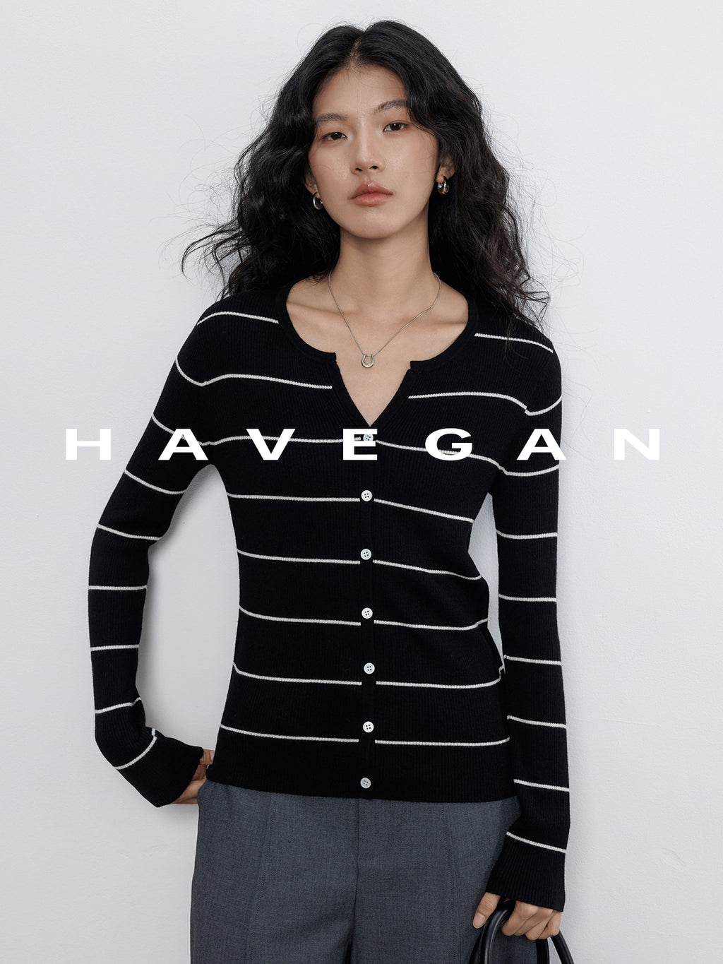 V-Neck Striped Knit Cardigan_BDHL7780