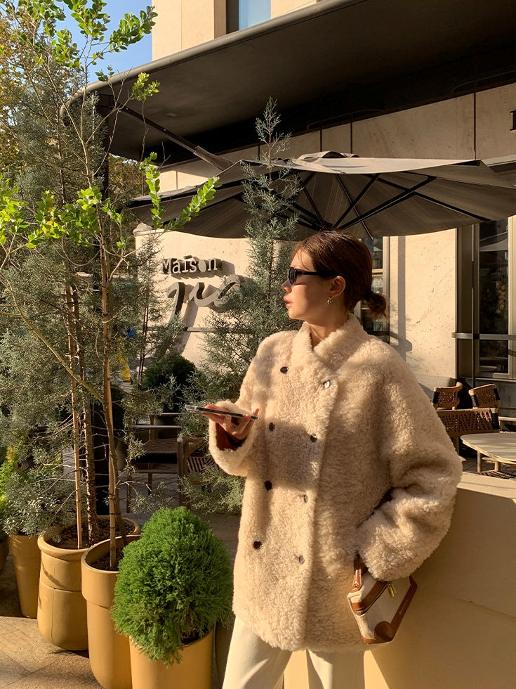 Double-Breasted Fur Coat_BDHL8047