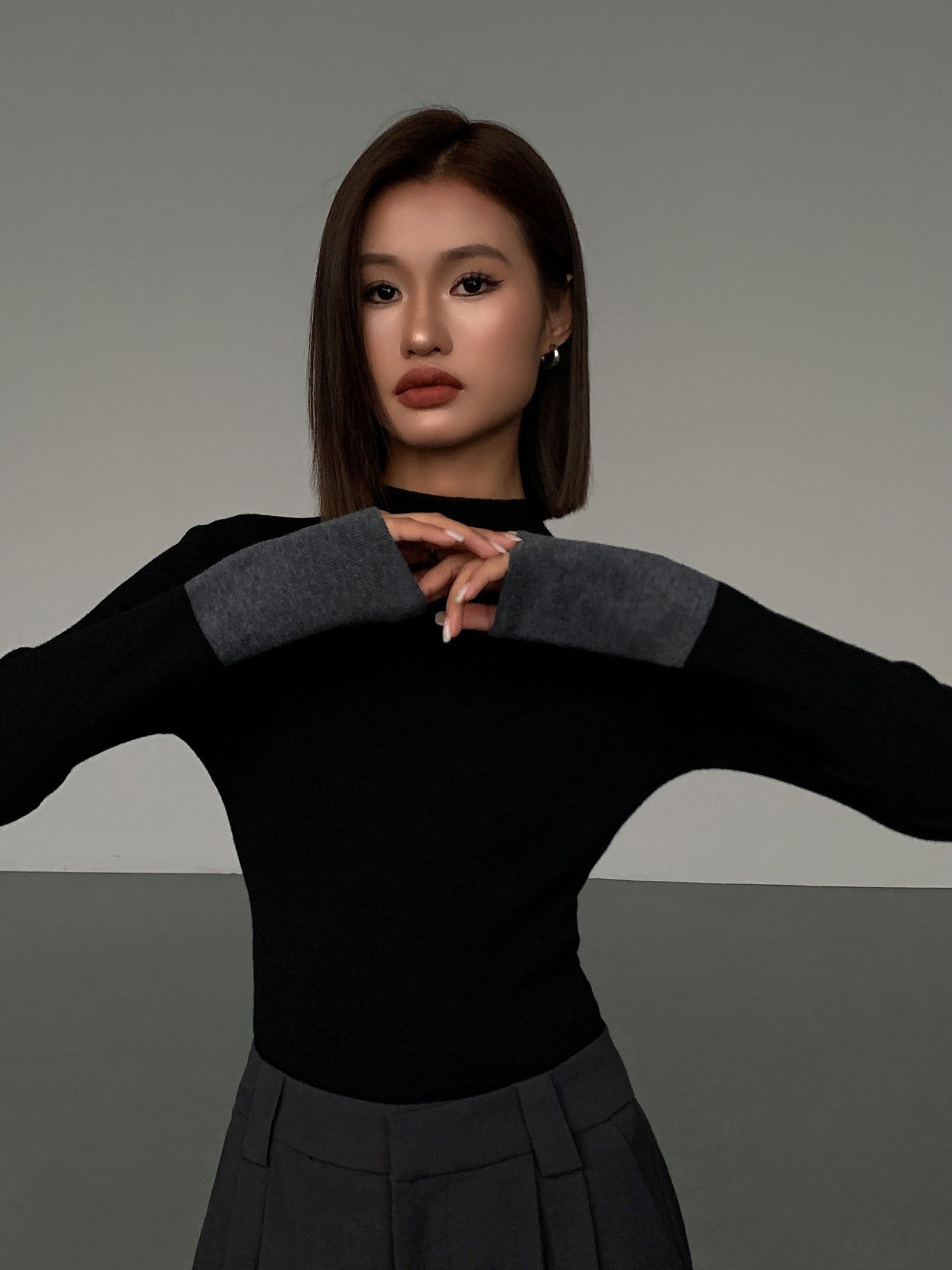 Color-Block Long-Sleeved Knit Tops_BDHL8026