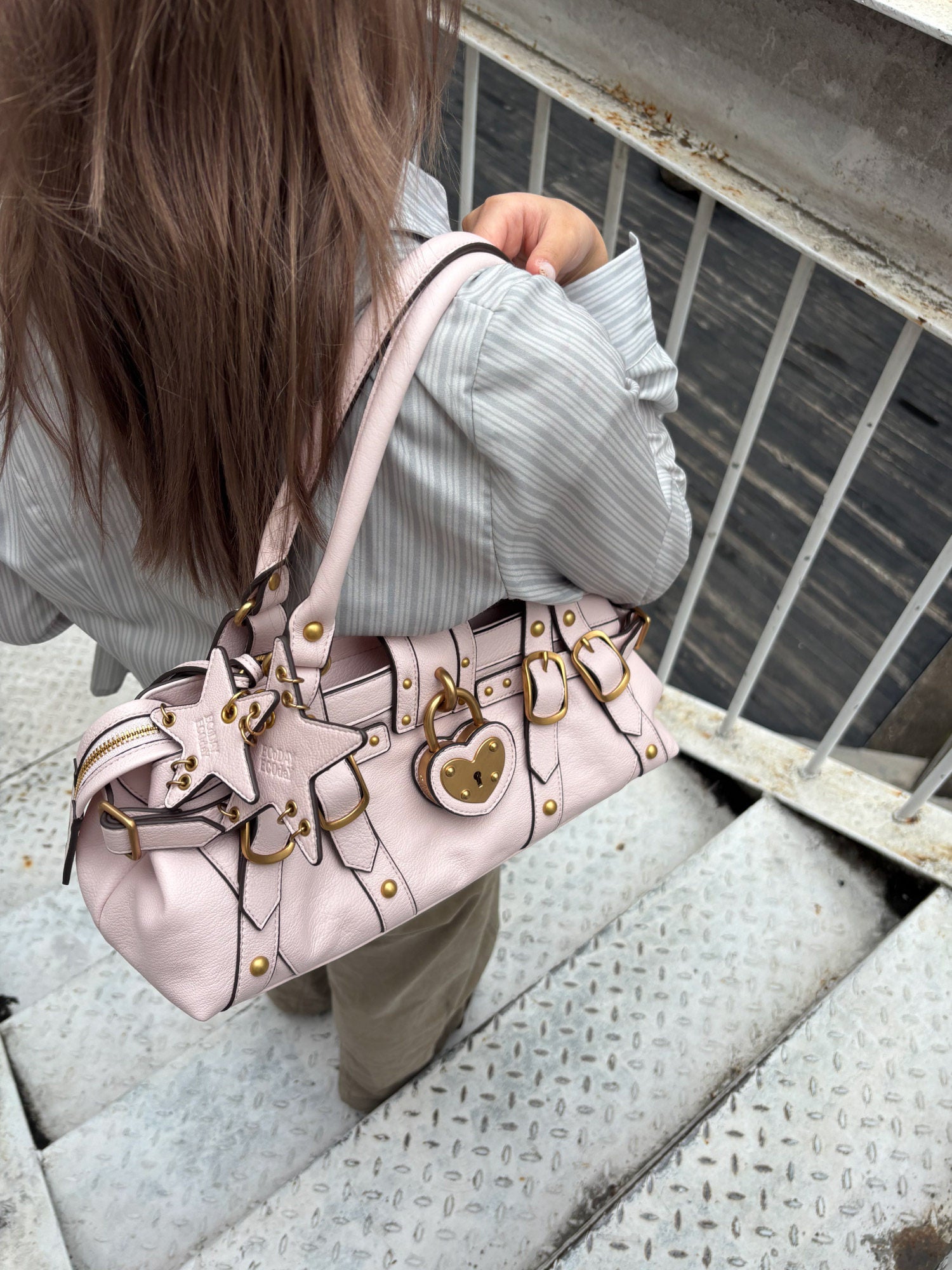 Heart-Lock Baguette Shoulder Bag_BDHL8326