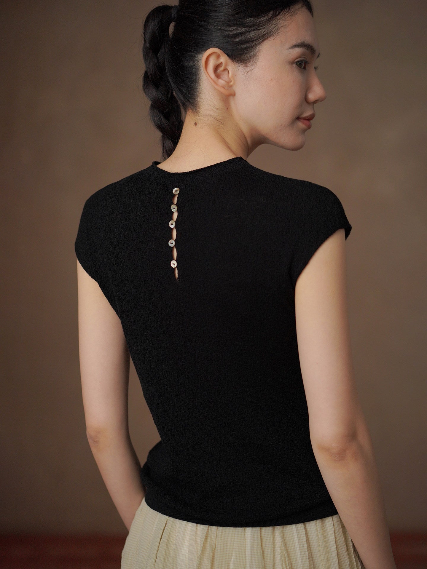 Cap Sleeve Button-Back Knit Top_BDHL8299