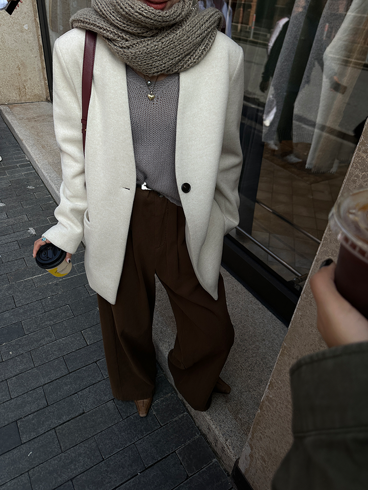 Loose Small V-Neck Coat_BDHL6795