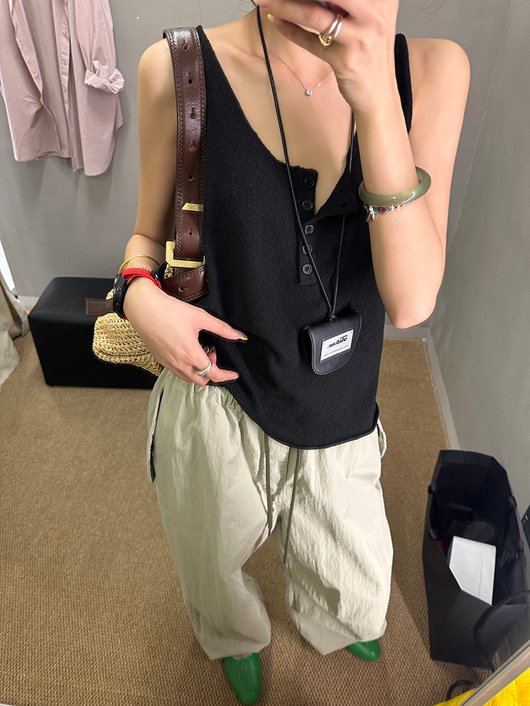Henry Neck Sleeveless Tops_BDHL7257