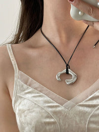 Black Rope Motif Necklace_BDHL7440