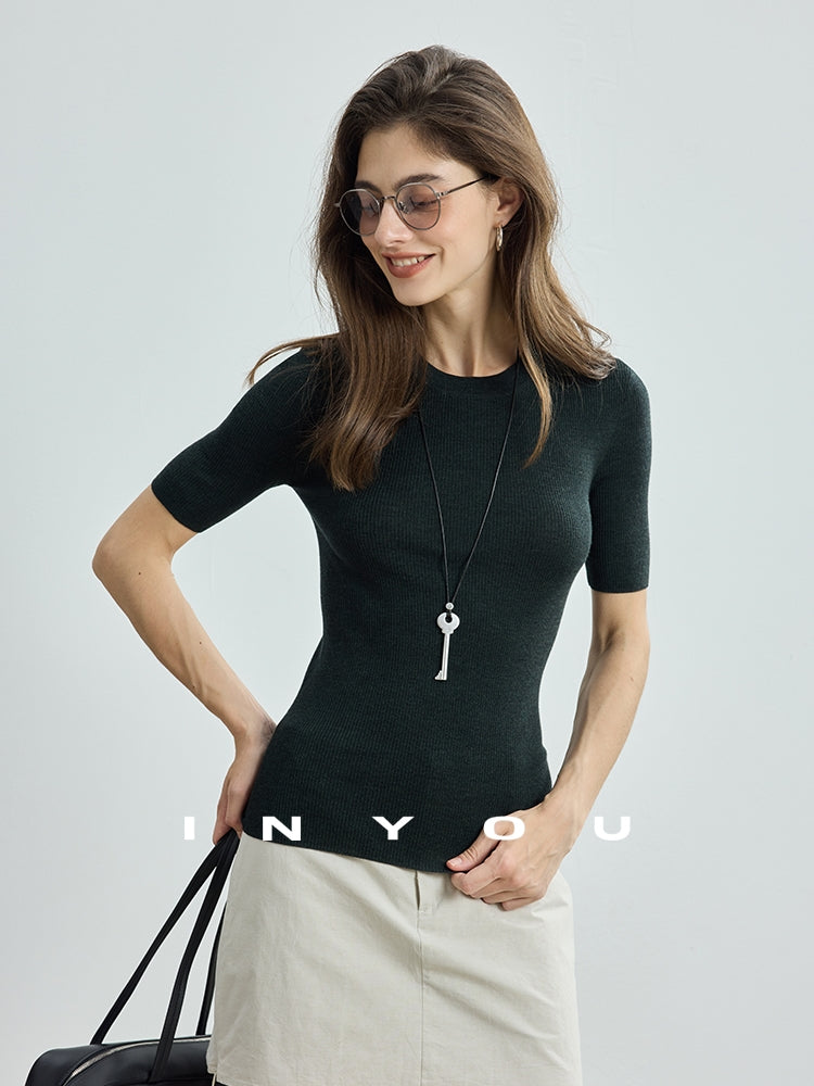 Round-Neck Seamless Slim-Fit Tops_BDHL7715