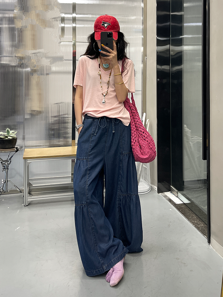 Slimline V-Neck T-Shirt_BDHL7543