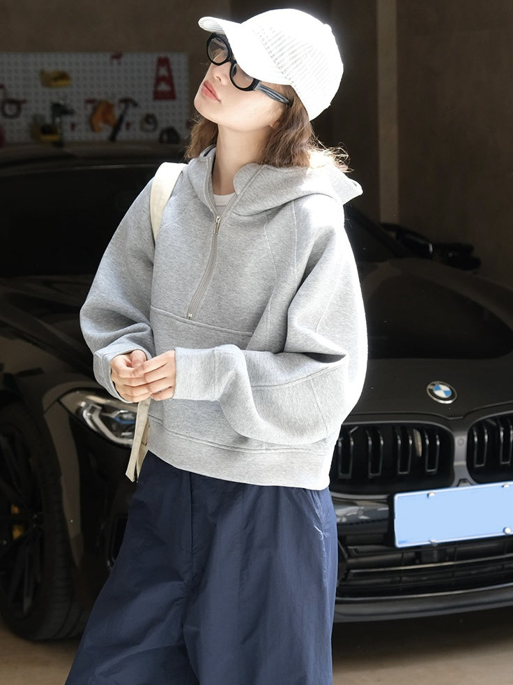 Sporty Half-Zip Hooded Sweatshirt_BDHL6533