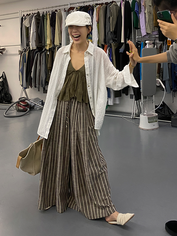 Loose-Fitting Striped Pants_BDHL7252