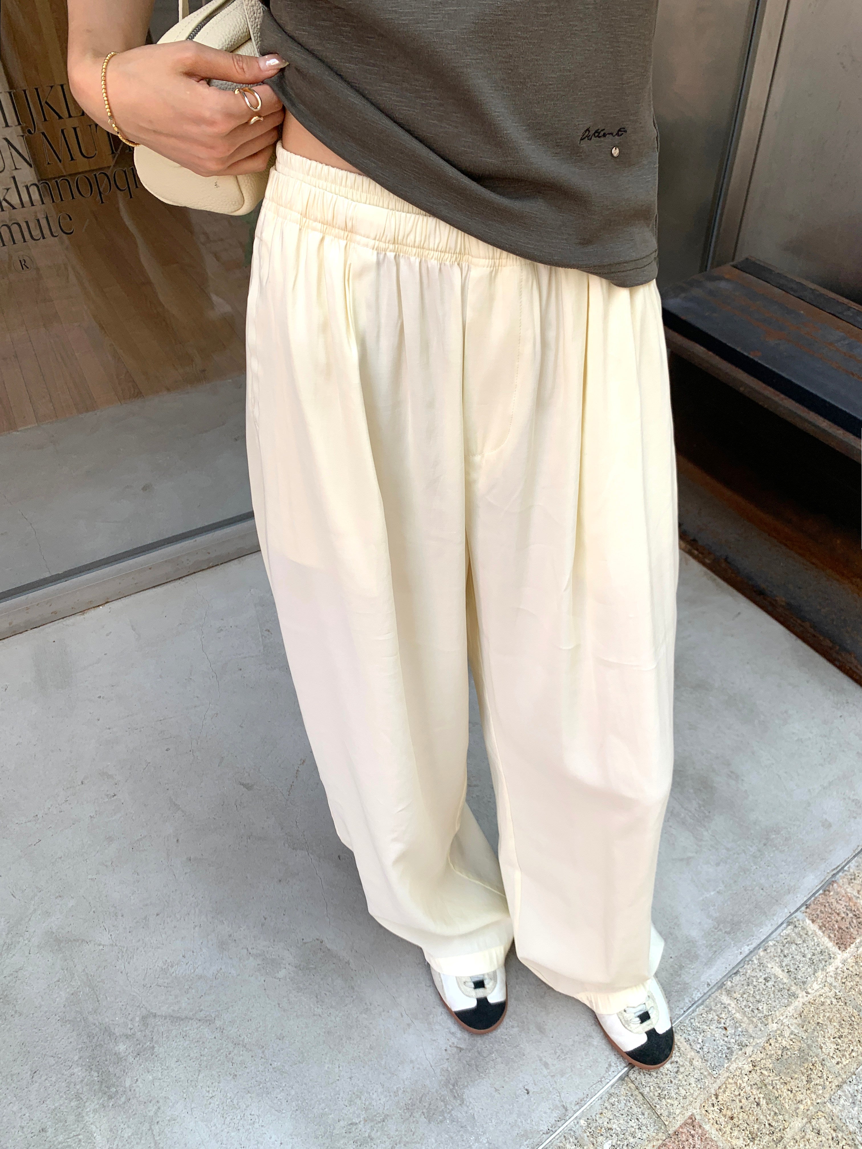 Matte Wide-Leg Pants_BDHL8338