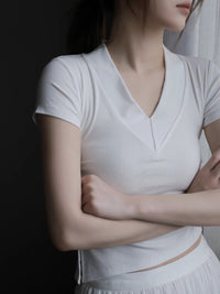 Side Pleated V-Neck T-Shirt_BDHL7416