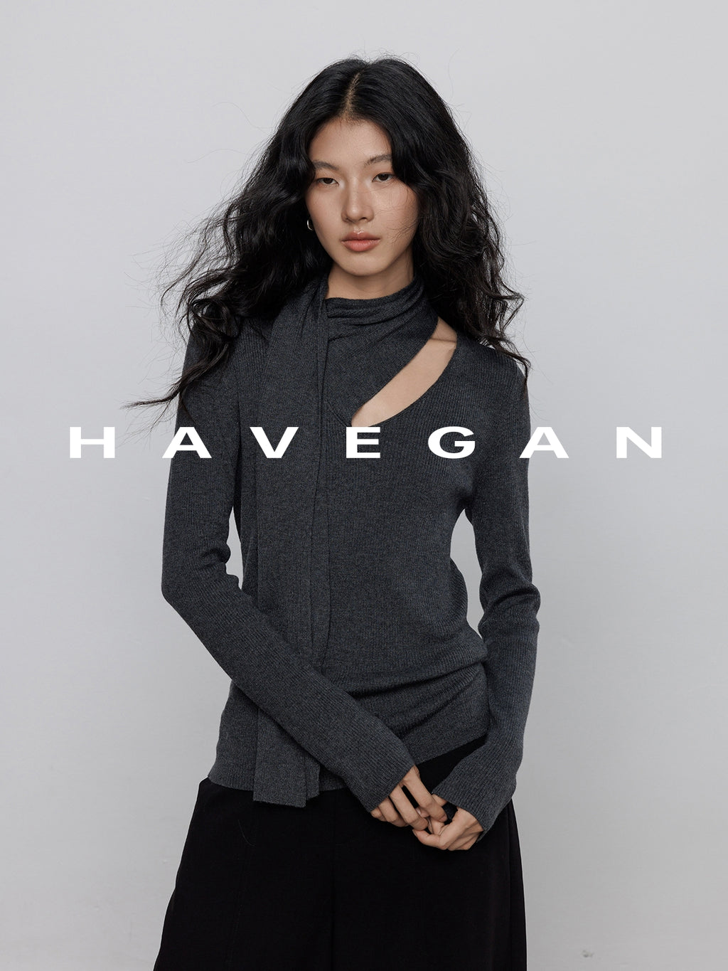 Halter-Neck Knit Tops_BDHL7784