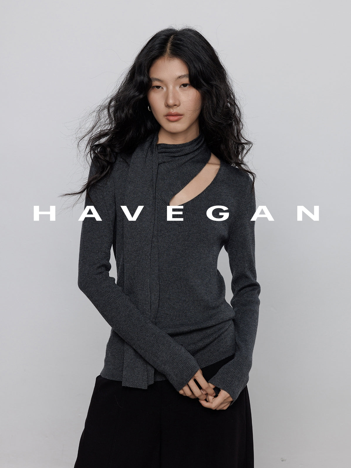 Halter-Neck Knit Tops_BDHL7784