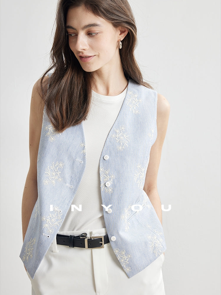 Embroidered V-Neck Vest_BDHL7106