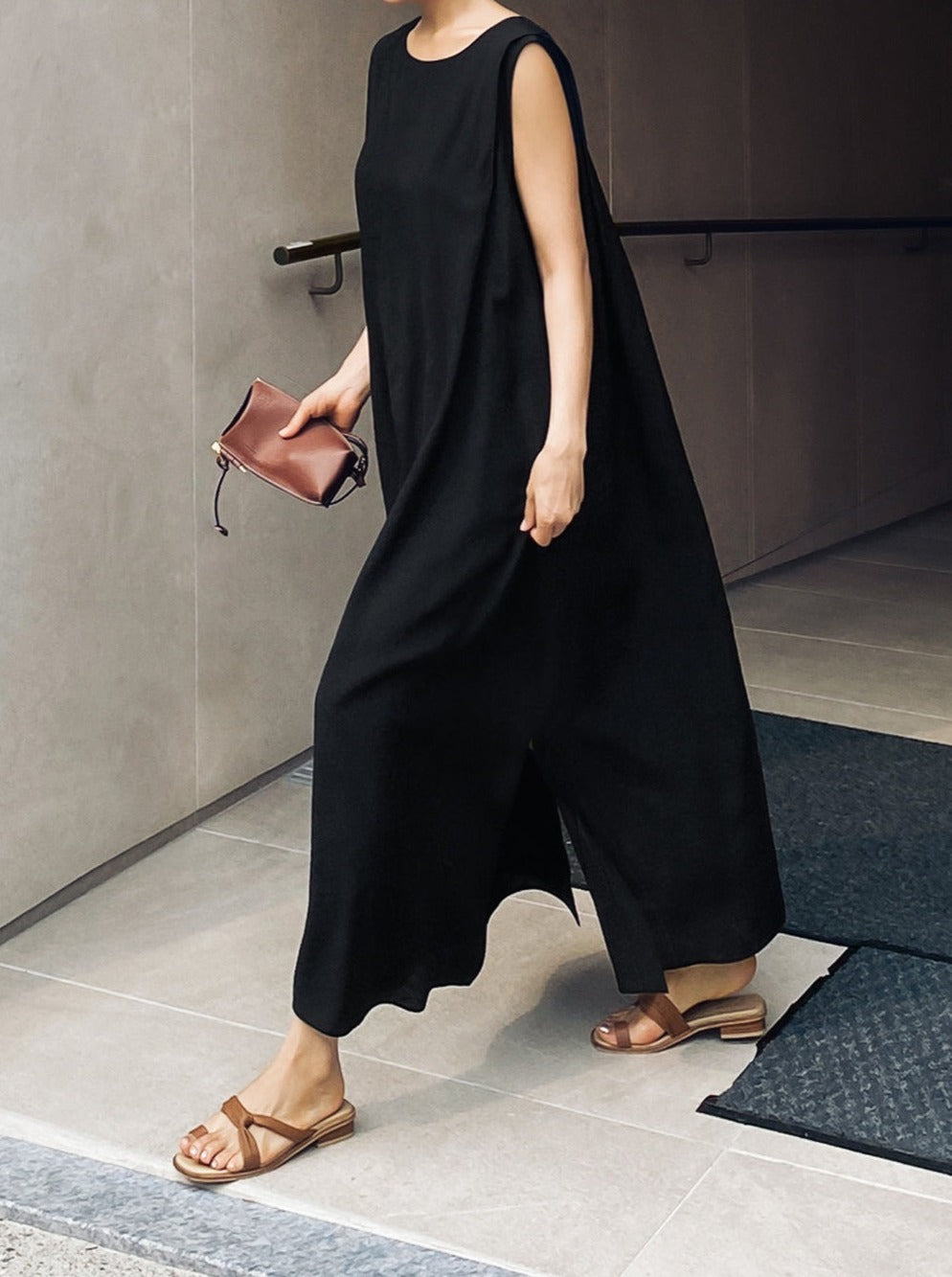 Loose Slit Sleeveless Dress_BDHL6266