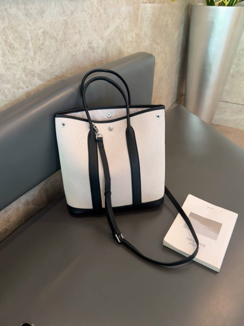 Striped Canvas Tote Bag_BDHL8385