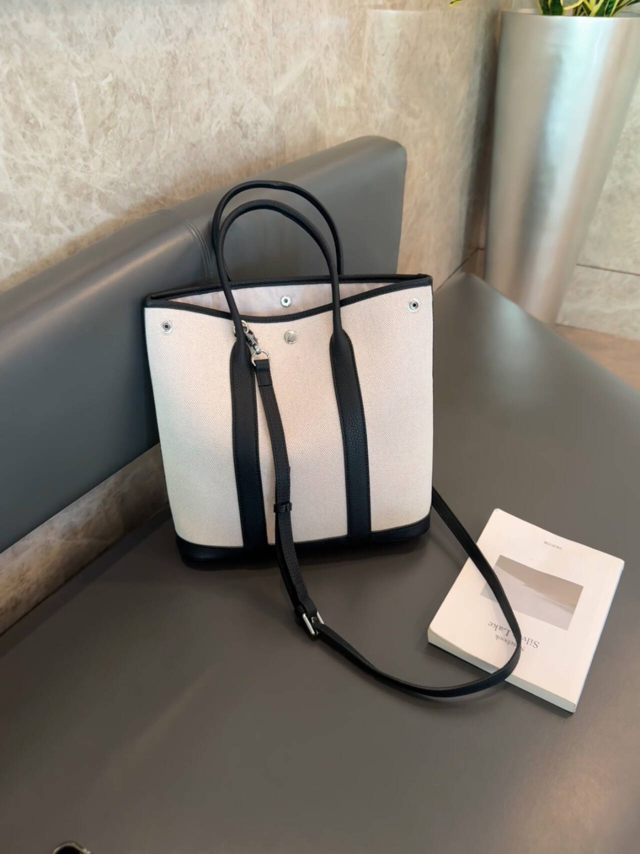 Striped Canvas Tote Bag_BDHL8385