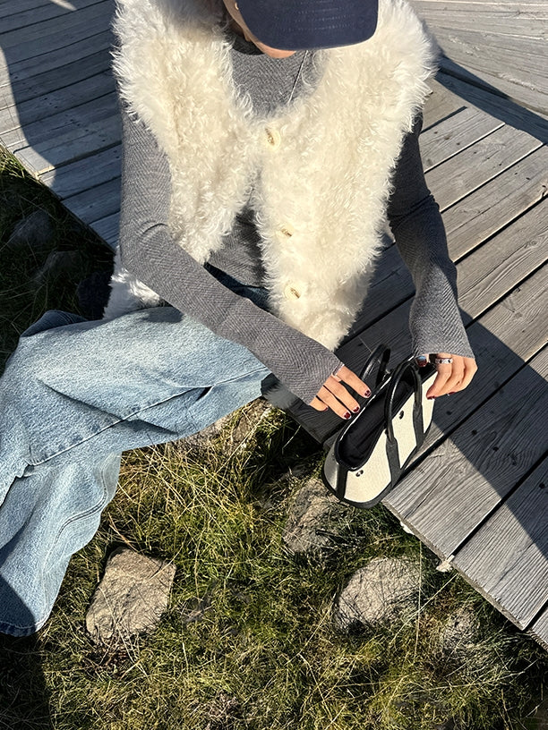 Round-Neck Fur Gilet_BDHL7919