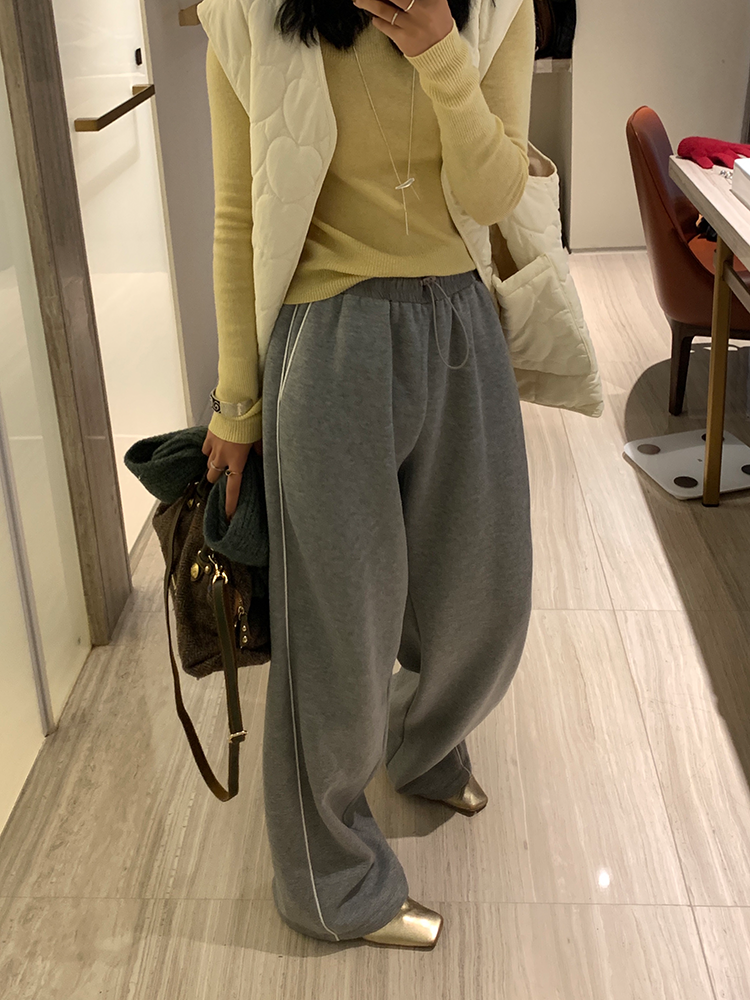 Velvet Straight Loose Sweatpants_BDHL6651