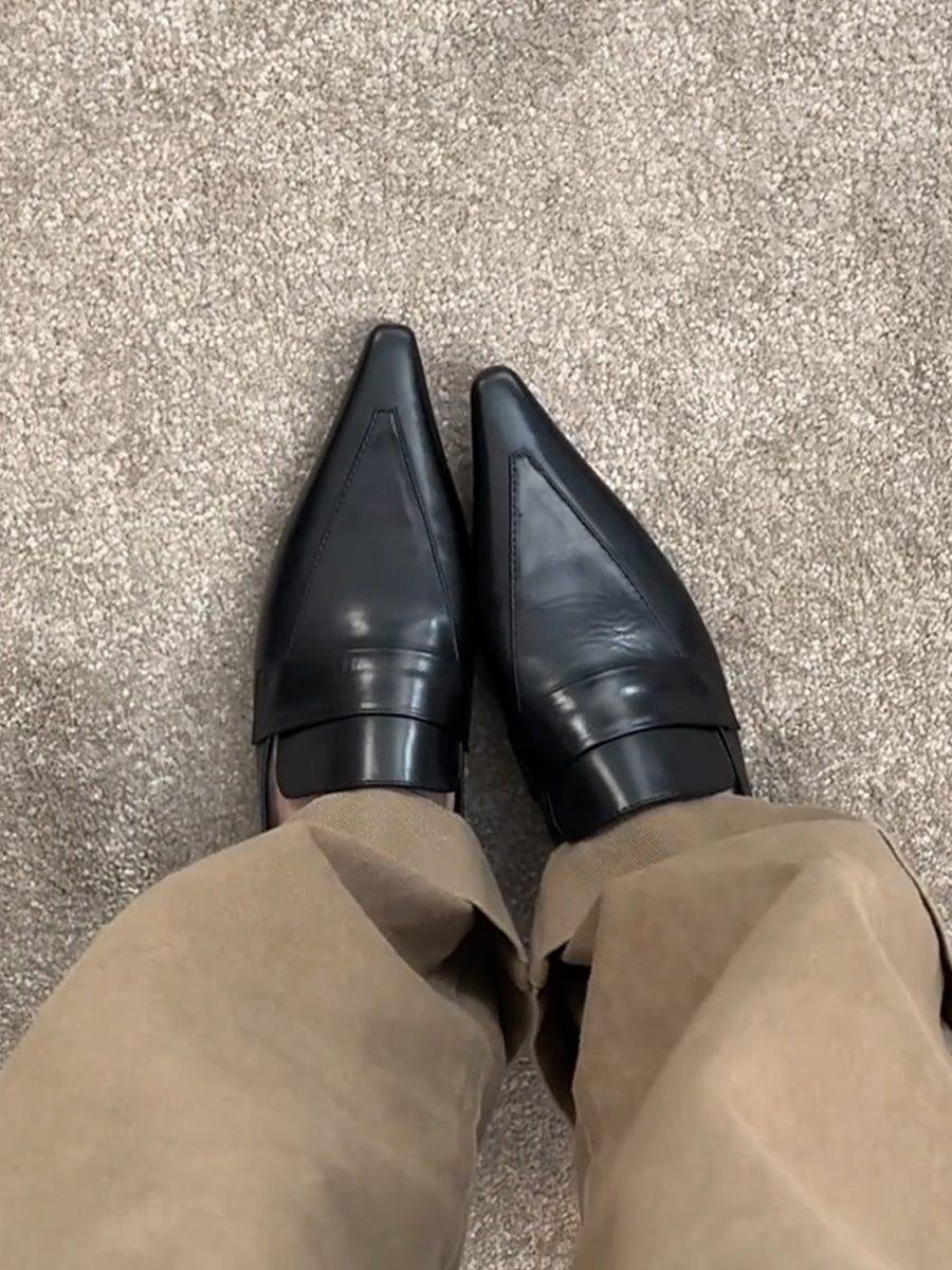 Pointed Shallow Kitten-Heel Loafers_BDHL7834