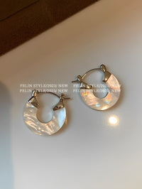 Mother Of Pearl Hoop Pierced_BDHL6326