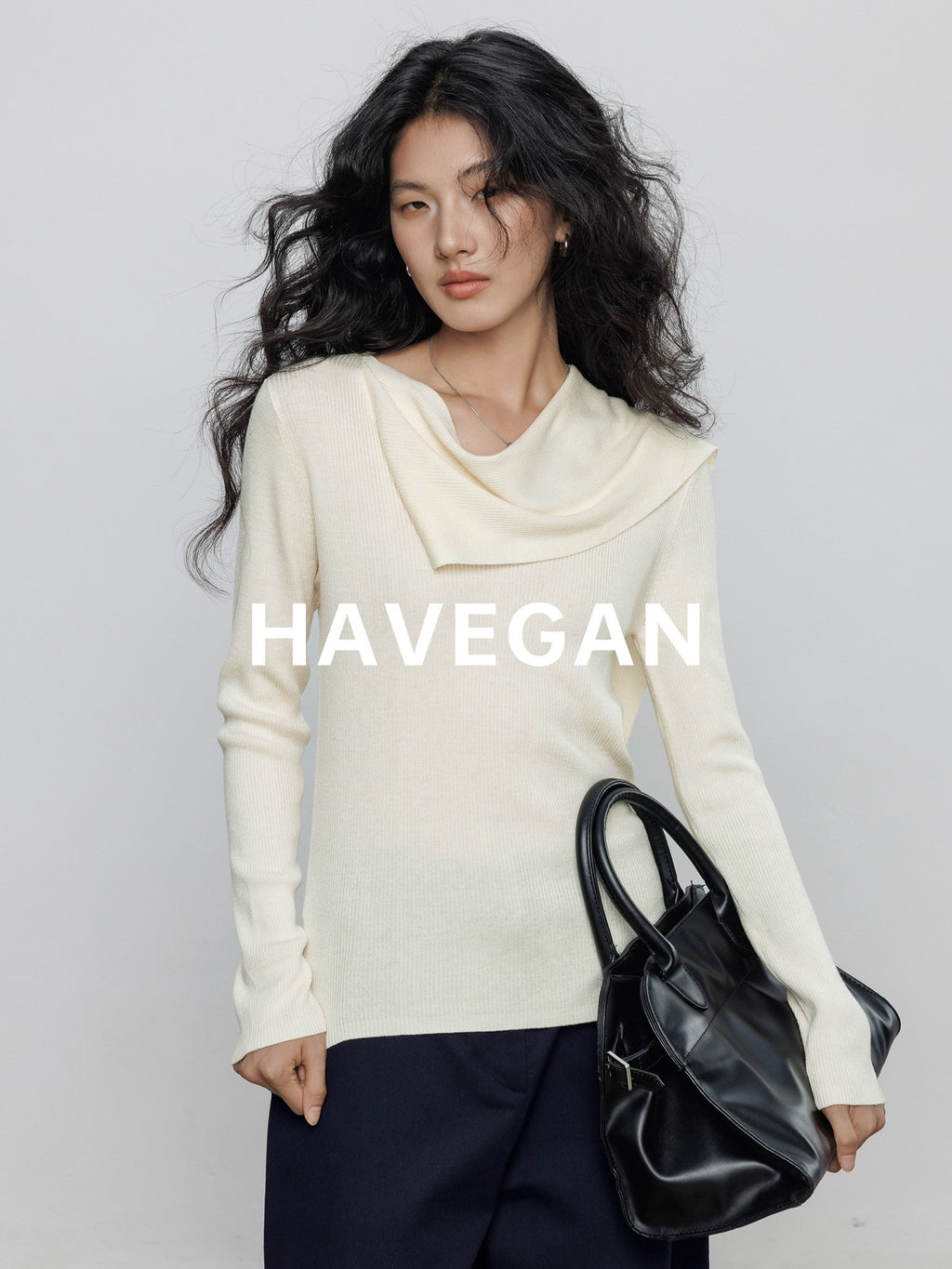 Halter-Neck Knit Tops_BDHL7784