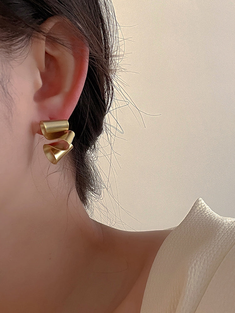 Twisted Irregular Pierced Earrings_BDHL7468