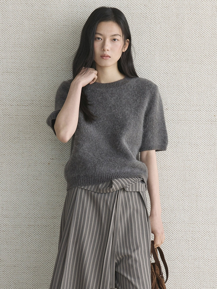 Simple Short-Sleeved Knit Tops_BDHL8149