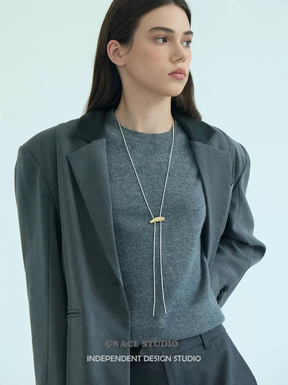 Sleek Contrast Slide Necklace_BDHL7686
