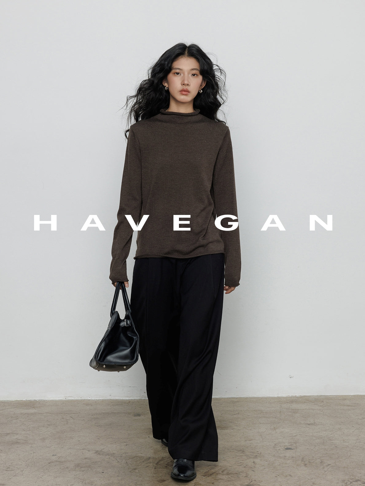 High-Neck Relaxed Tops_BDHL7899