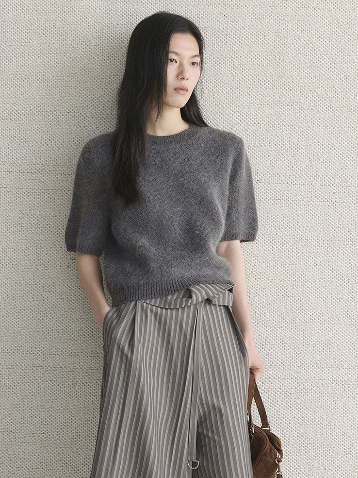 Simple Short-Sleeved Knit Tops_BDHL8149