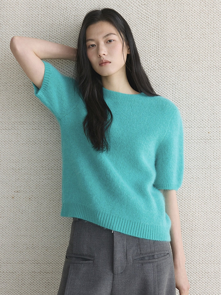 Simple Short-Sleeved Knit Tops_BDHL8149