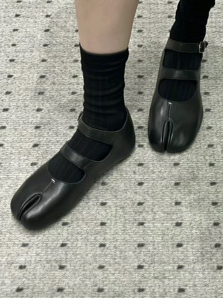 Split Toe Flat Shoes_BDHL7451